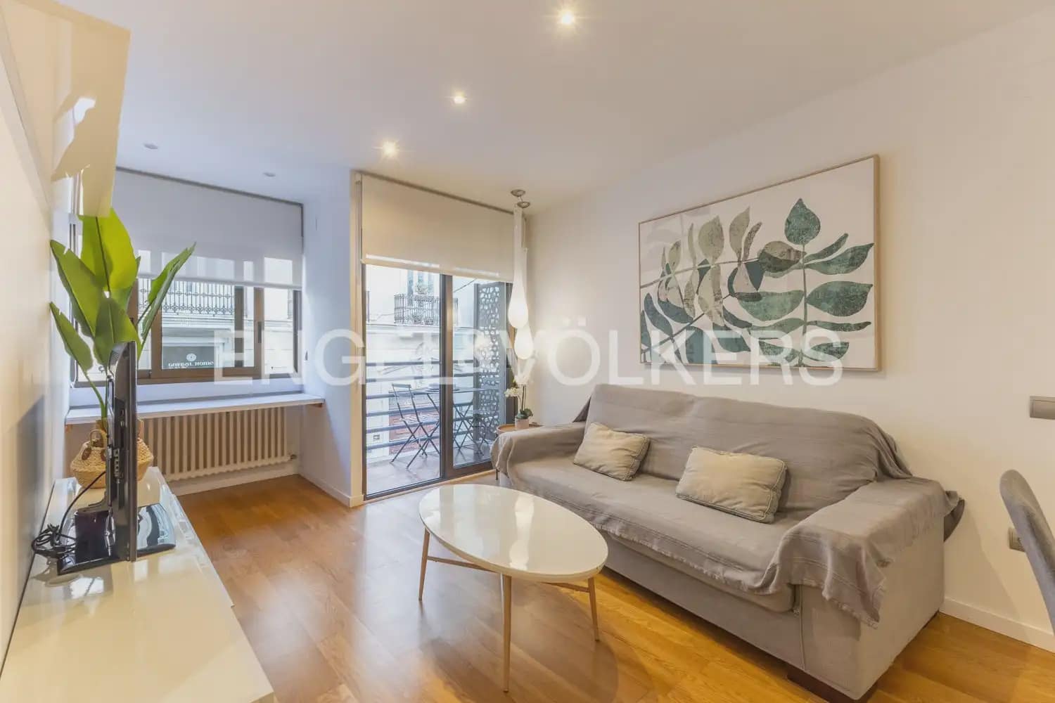 2 bedroom Flat for rent in Valencia city - € 1,650 (Ref: 10077203)