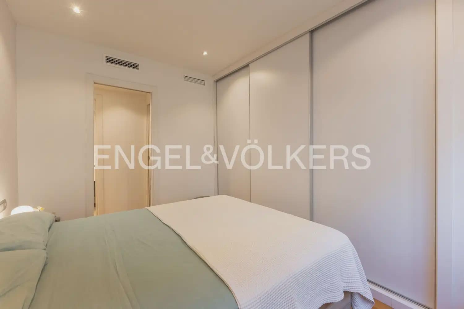 2 bedroom Flat for rent in Valencia city - € 1,650 (Ref: 10077203)