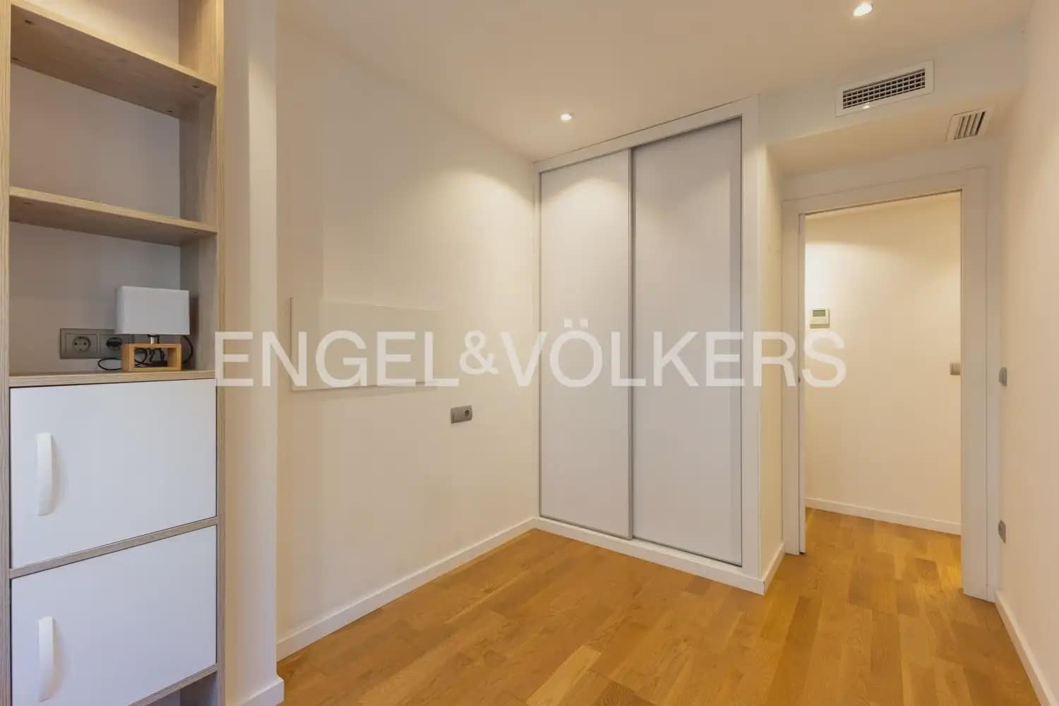 2 bedroom Flat for rent in Valencia city - € 1,650 (Ref: 10077203)