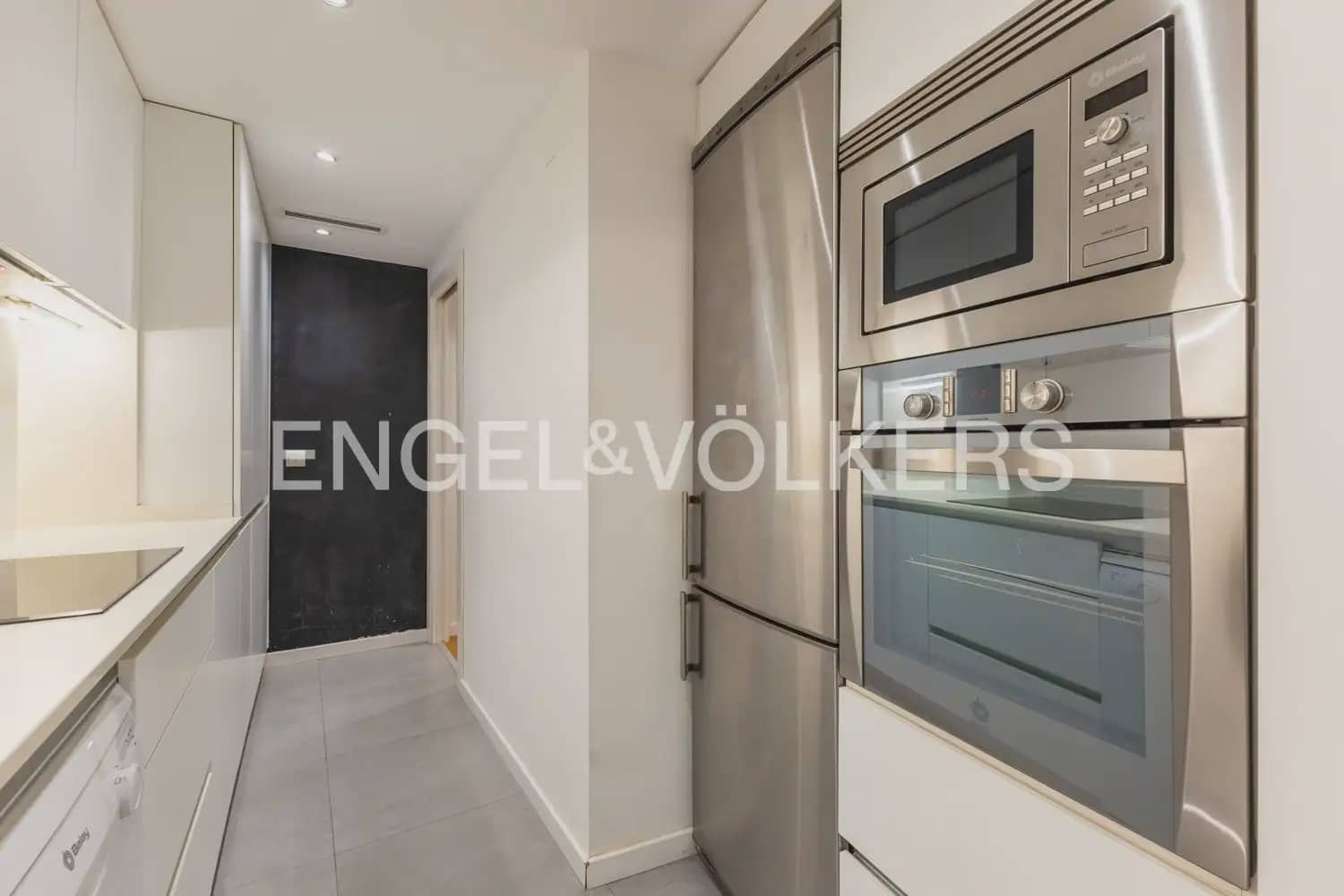 2 bedroom Flat for rent in Valencia city - € 1,650 (Ref: 10077203)