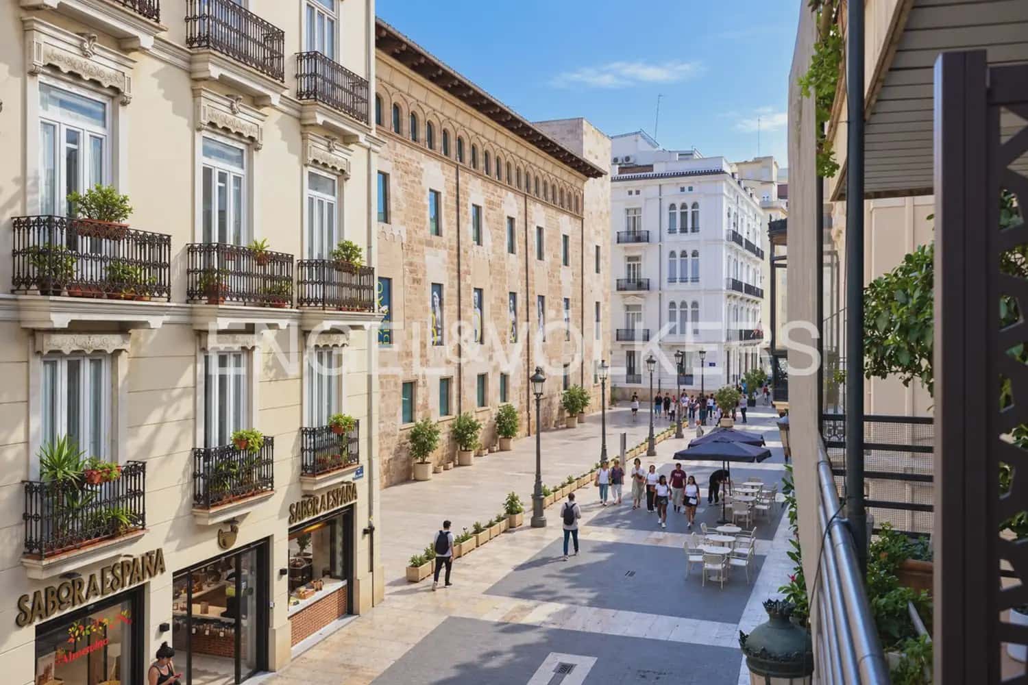 2 bedroom Flat for rent in Valencia city - € 1,650 (Ref: 10077203)