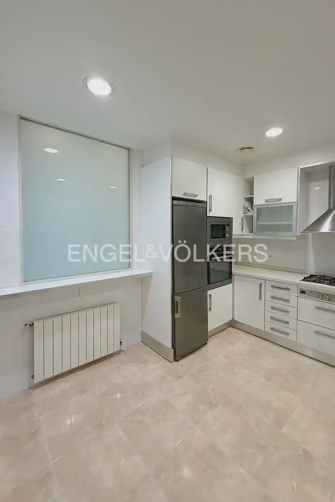 3 Zimmer Wohnung zu vermieten in Valencia Stadt - 2.600 € (Ref: 10077204)