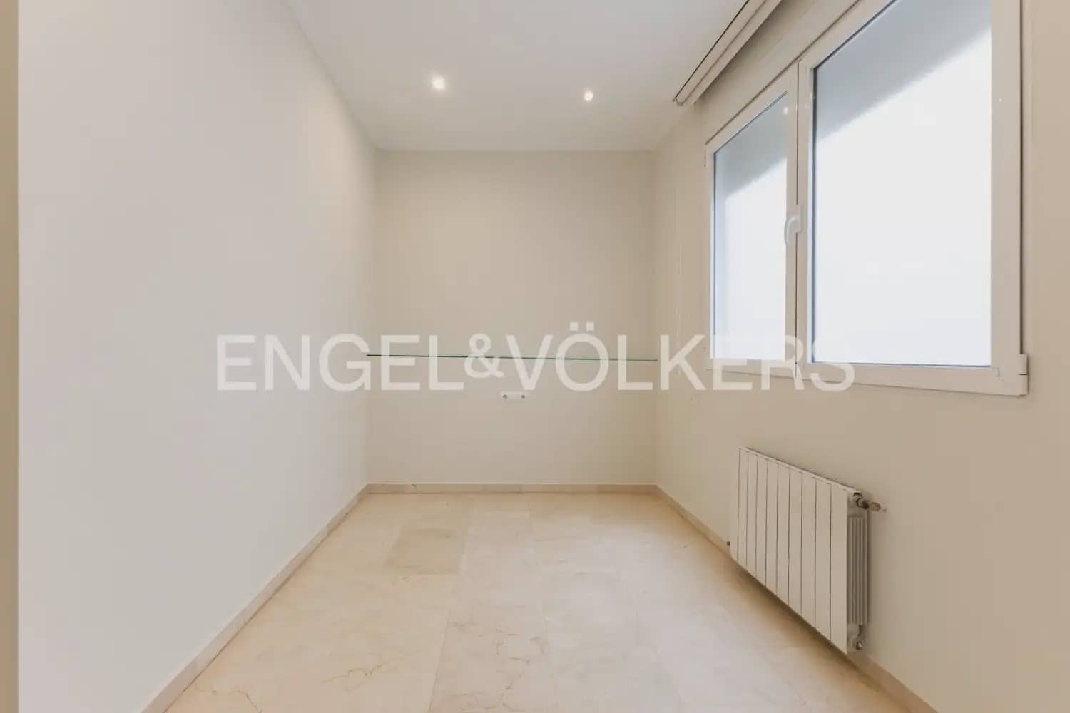 3 bedroom Flat for rent in Valencia city - € 2,600 (Ref: 10077204)