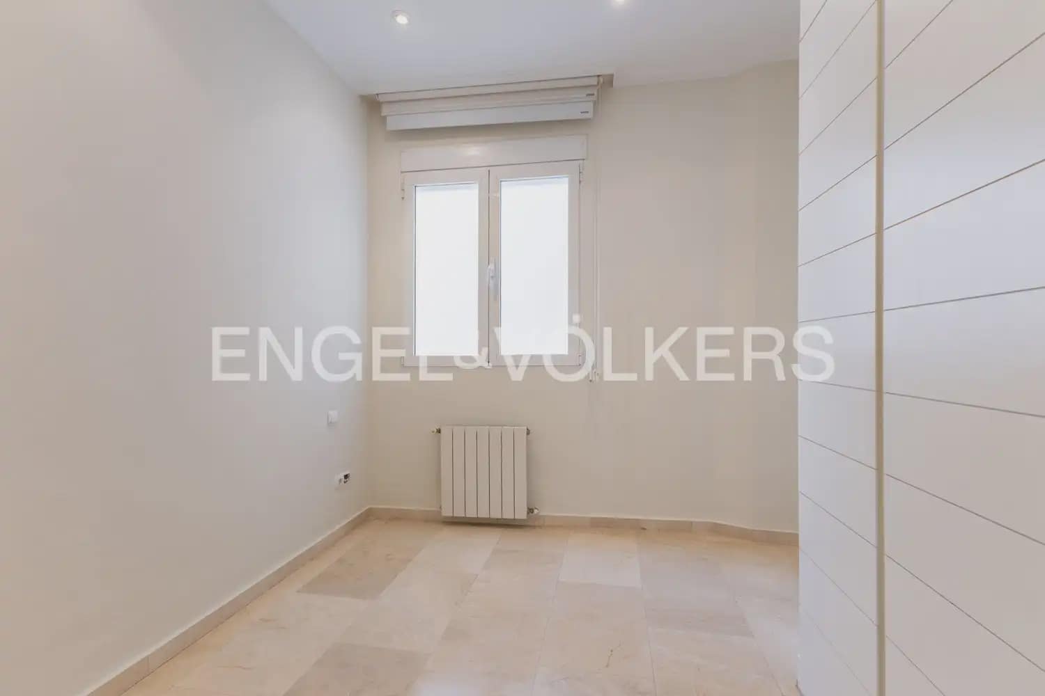 3 bedroom Flat for rent in Valencia city - € 2,600 (Ref: 10077204)