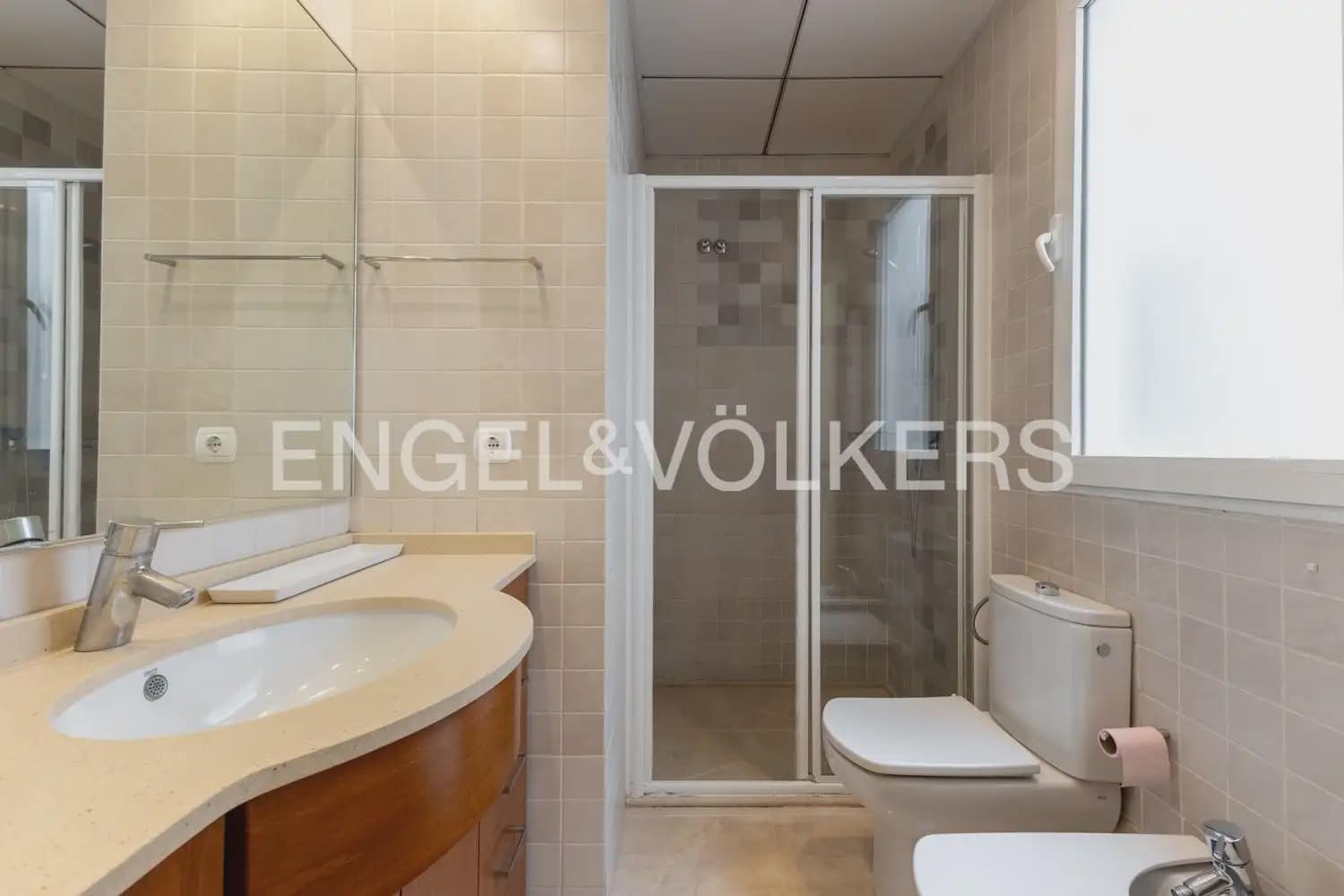 3 bedroom Flat for rent in Valencia city - € 2,600 (Ref: 10077204)