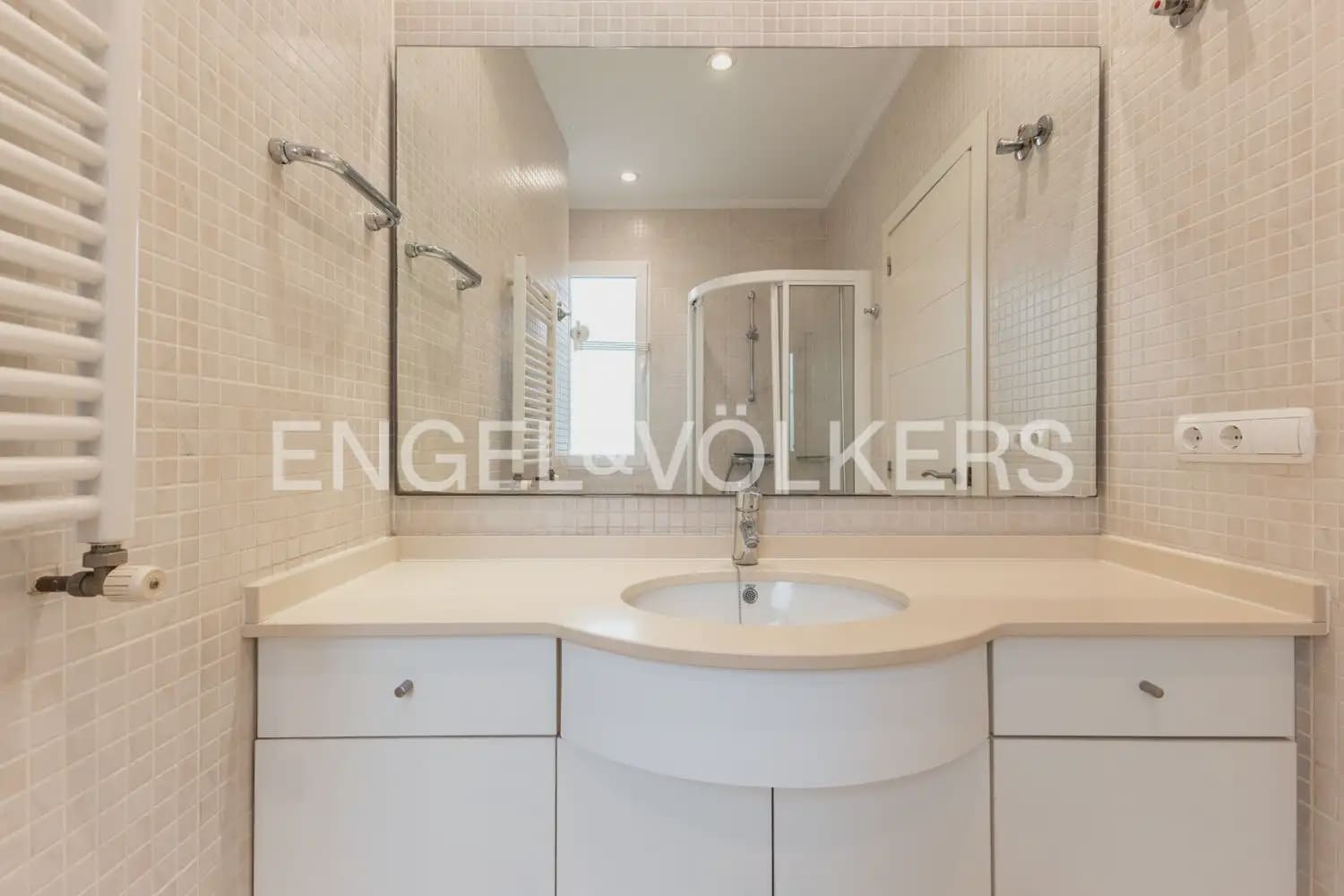 3 bedroom Flat for rent in Valencia city - € 2,600 (Ref: 10077204)