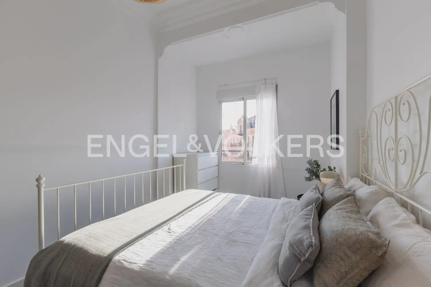 Piso de 3 habitaciones en València ciudad en venta - 450.000 € (Ref: 10077205)