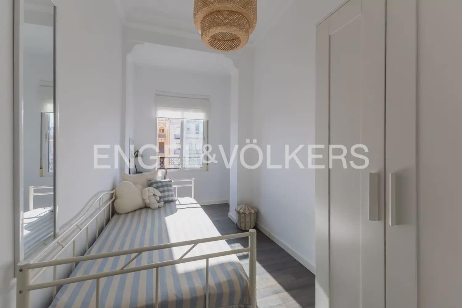 Piso de 3 habitaciones en València ciudad en venta - 450.000 € (Ref: 10077205)