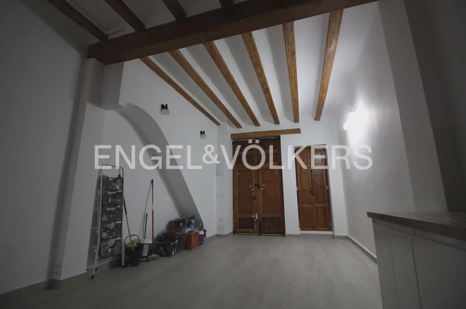 1 sypialnia Studio do wynajęcia w Miasto Walencja - 1 400 € (Ref: 10077283)