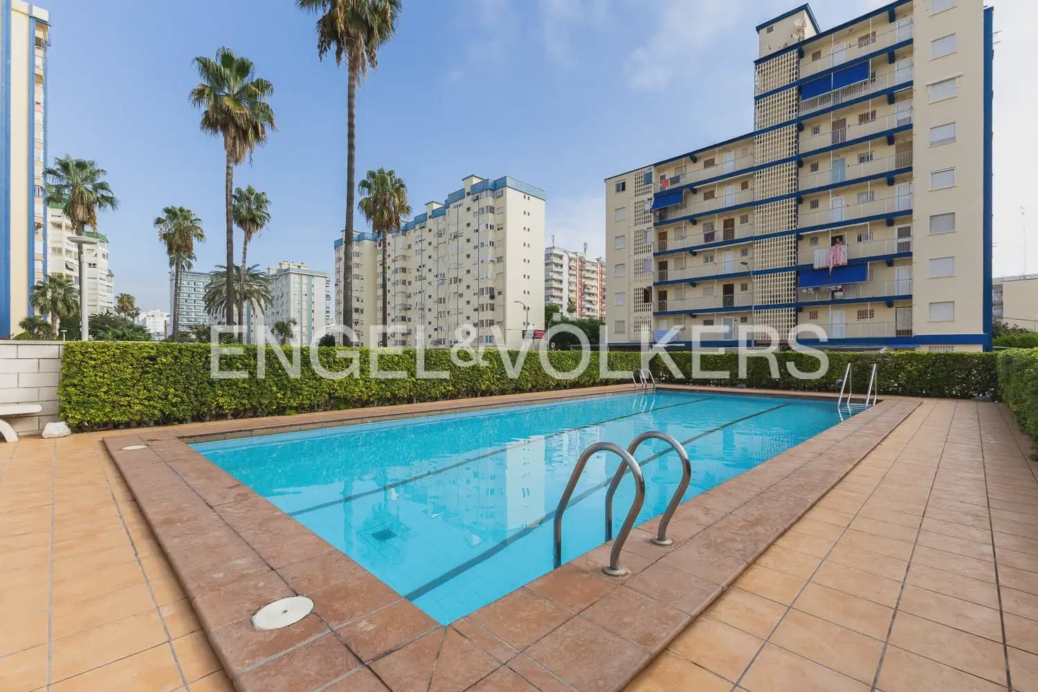 1 bedroom Flat for sale in Gandia with pool garage - € 220,000 (Ref: 10078820)