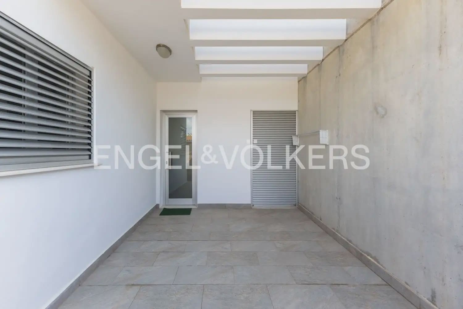 Adosado de 3 habitaciones en Daimús en venta con garaje - 350.000 € (Ref: 10078822)
