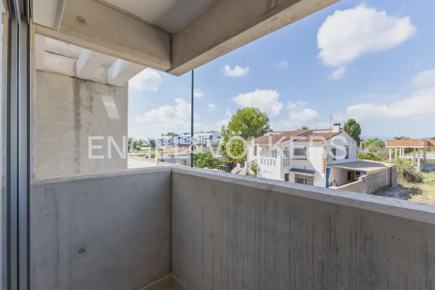 Adosado de 3 habitaciones en Daimús en venta con garaje - 350.000 € (Ref: 10078822)
