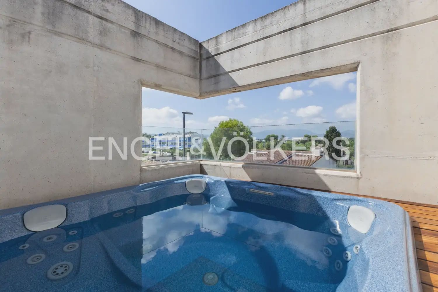 Adosado de 3 habitaciones en Daimús en venta con garaje - 350.000 € (Ref: 10078822)