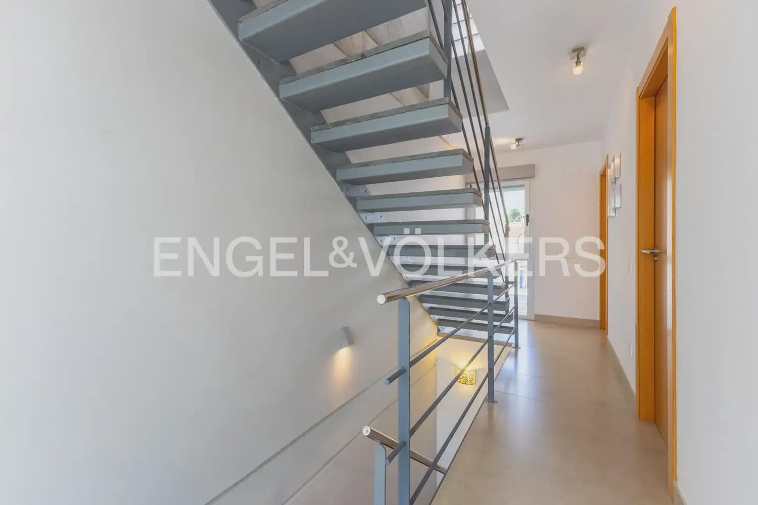 Adosado de 3 habitaciones en Daimús en venta con garaje - 350.000 € (Ref: 10078822)