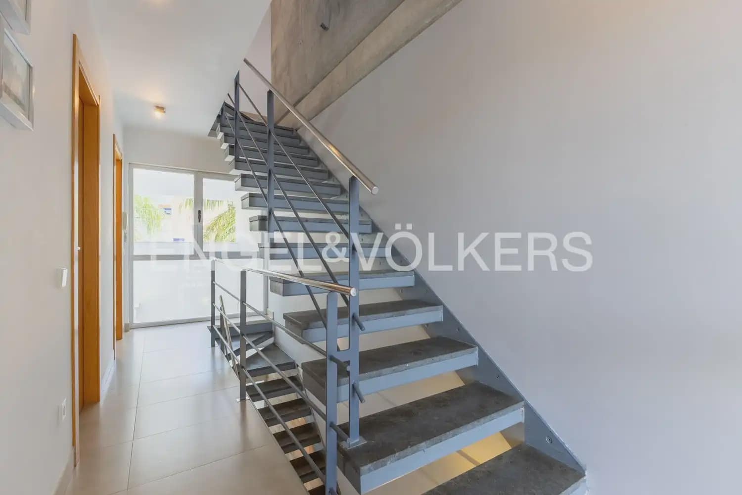 Adosado de 3 habitaciones en Daimús en venta con garaje - 350.000 € (Ref: 10078822)