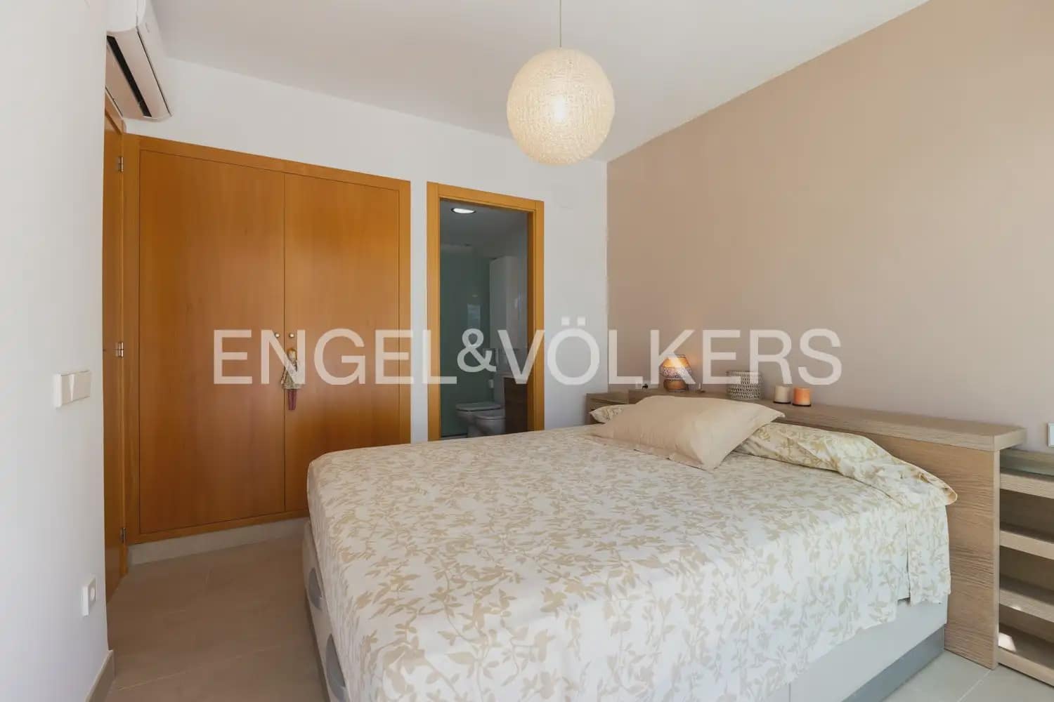 Adosado de 3 habitaciones en Daimús en venta con garaje - 350.000 € (Ref: 10078822)