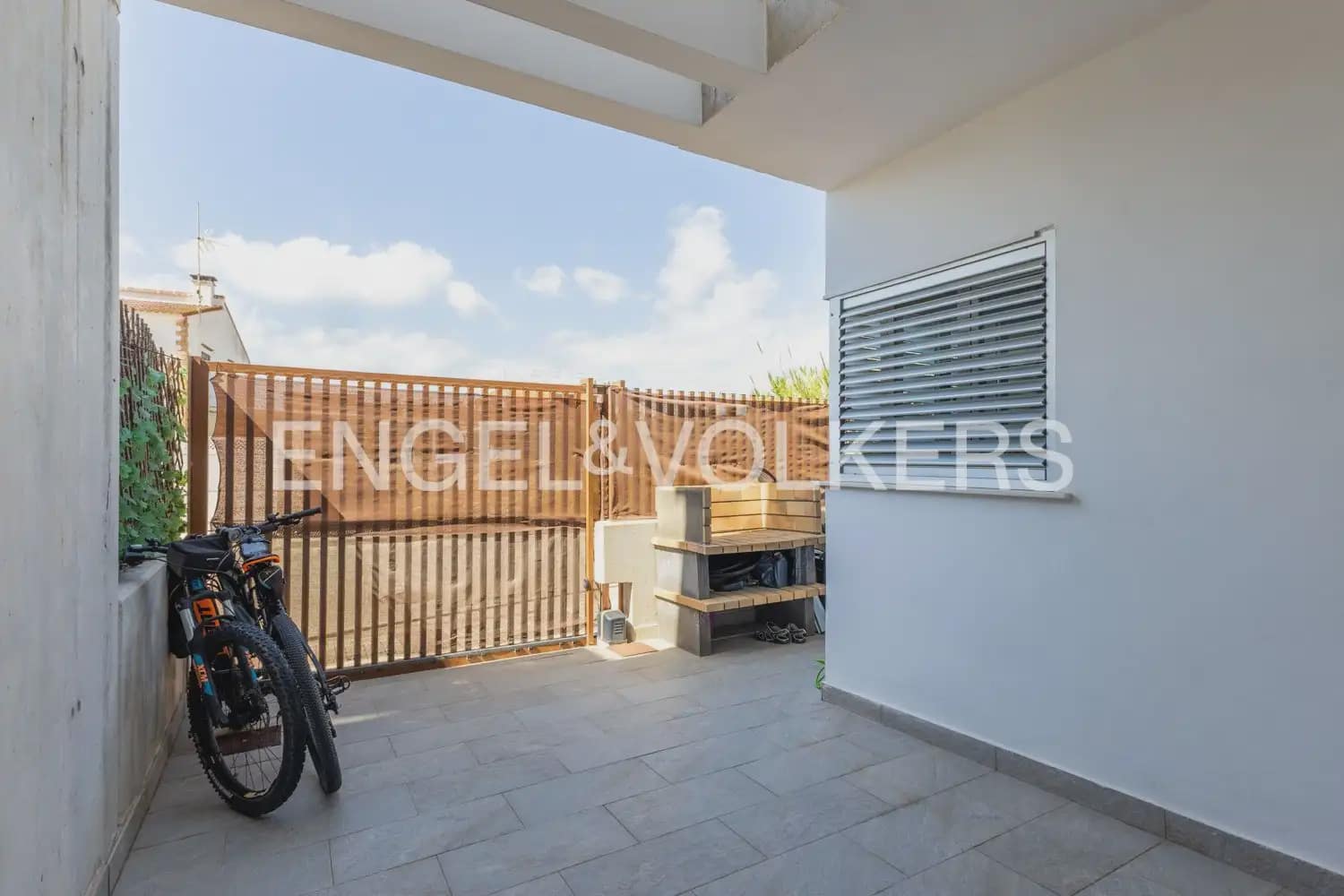 Adosado de 3 habitaciones en Daimús en venta con garaje - 350.000 € (Ref: 10078822)
