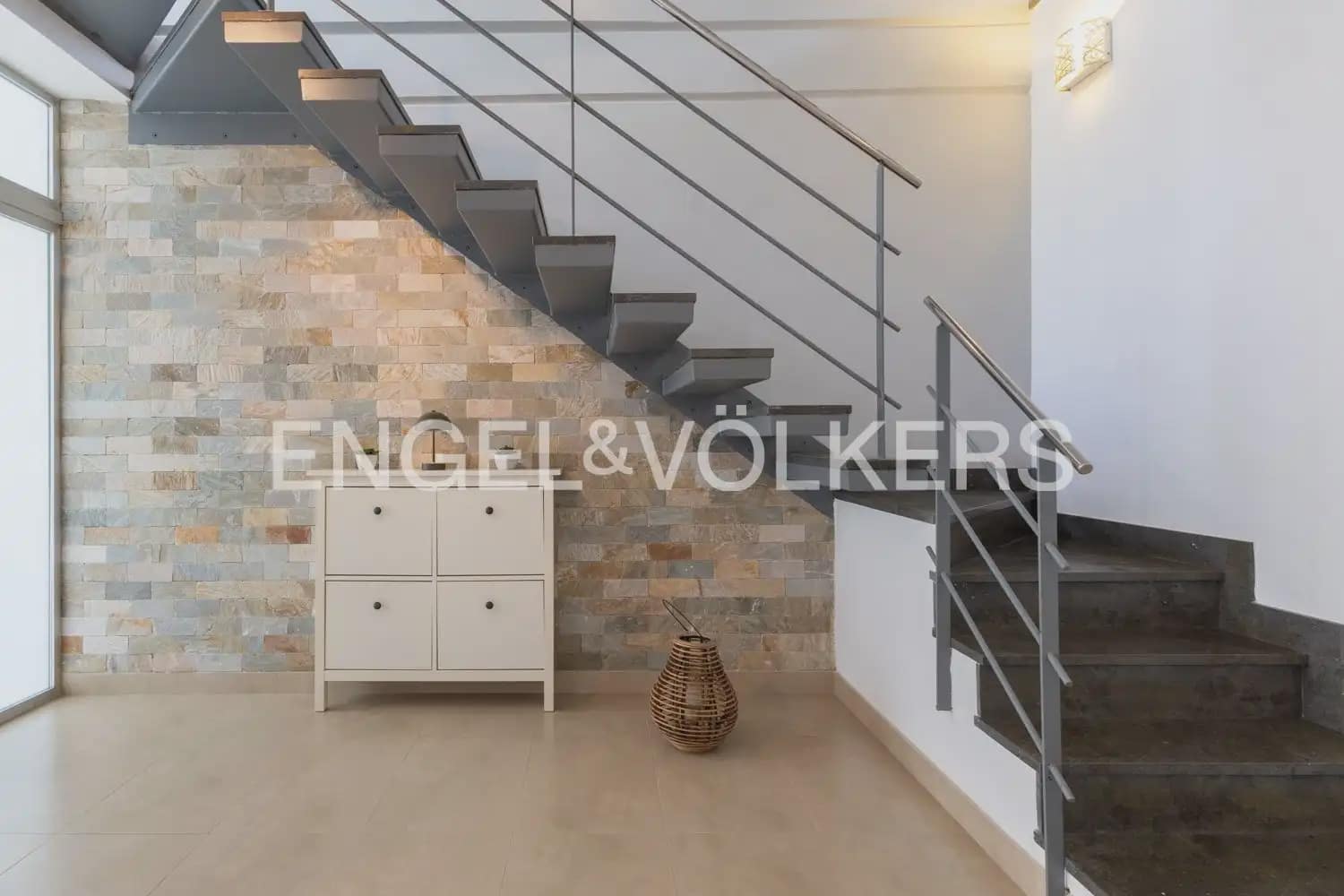 Adosado de 3 habitaciones en Daimús en venta con garaje - 350.000 € (Ref: 10078822)