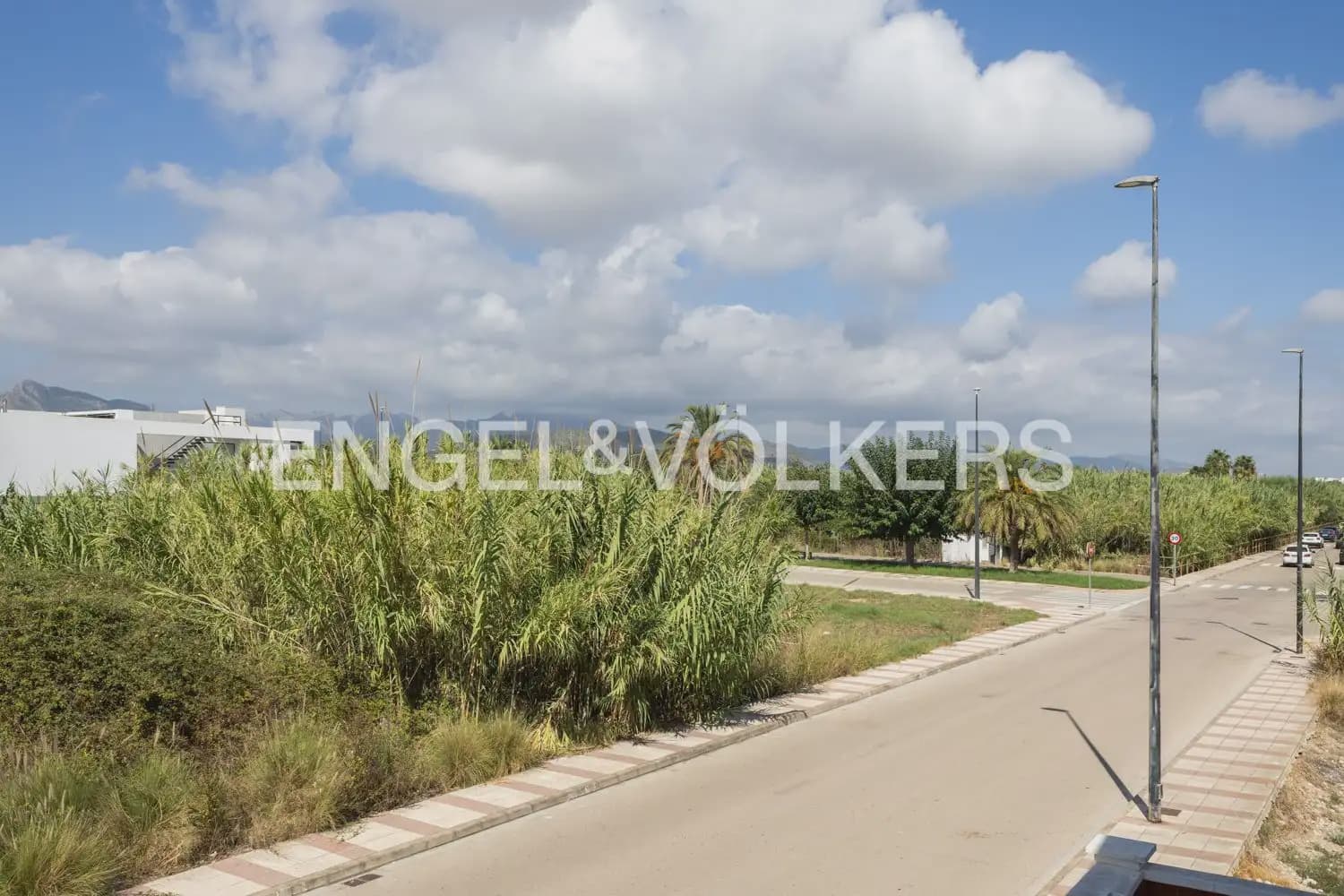 Adosado de 3 habitaciones en Daimús en venta con garaje - 350.000 € (Ref: 10078822)