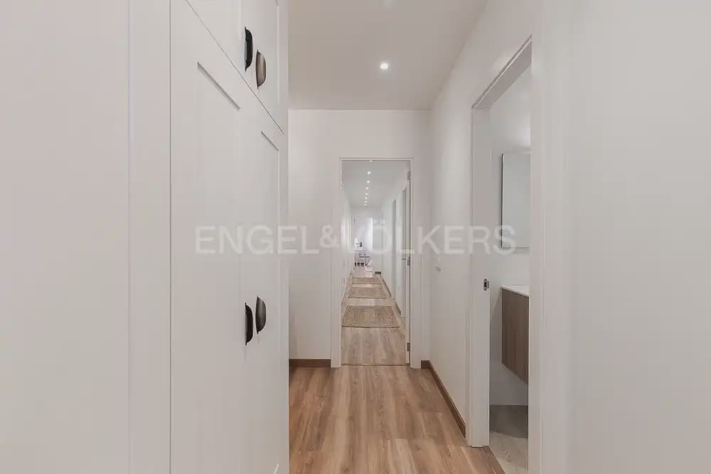 Appartement de 3 chambres à louer à Valence ville avec garage - 3 500 € (Ref: 10079123)
