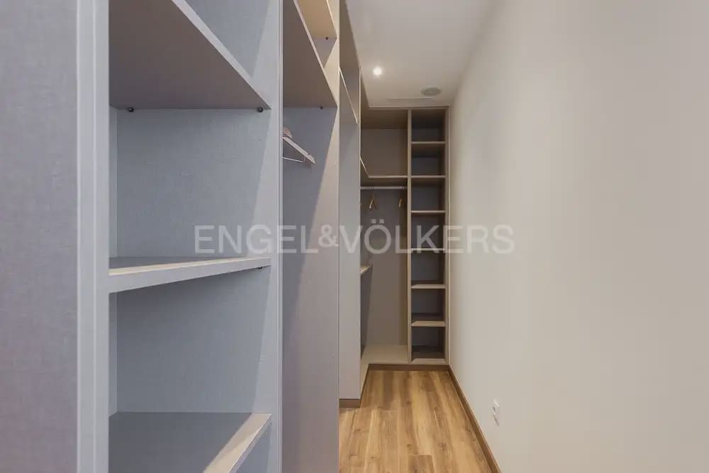 Appartement de 3 chambres à louer à Valence ville avec garage - 3 500 € (Ref: 10079123)