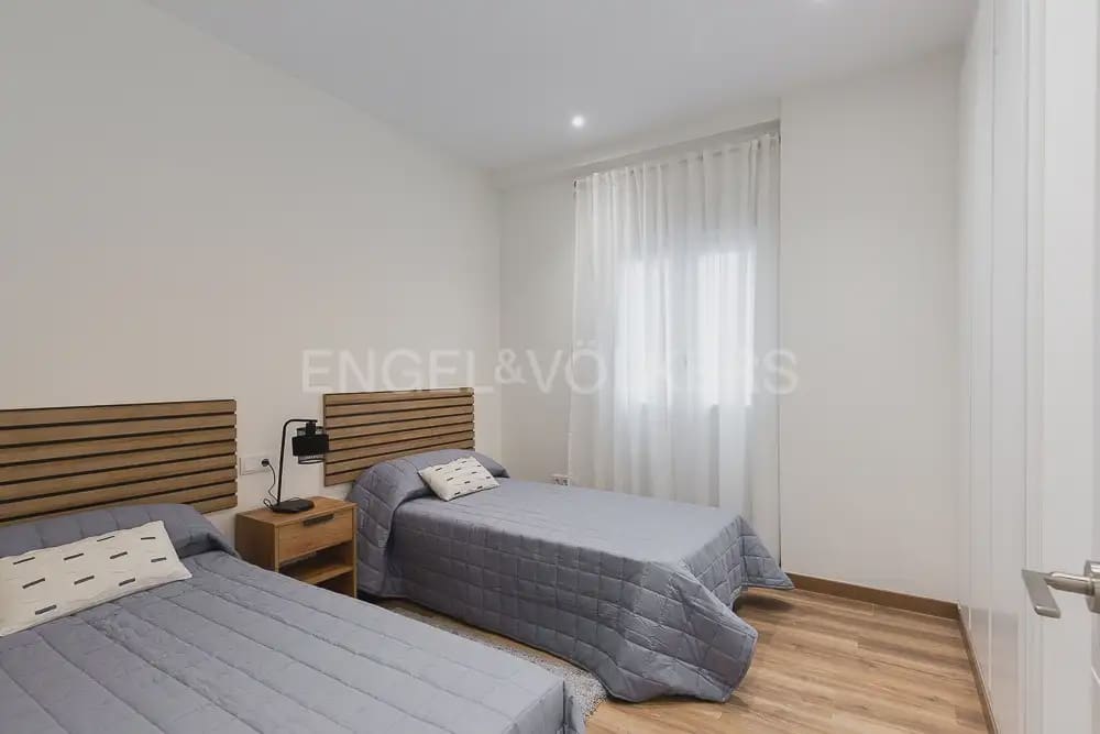 Appartement de 3 chambres à louer à Valence ville avec garage - 3 500 € (Ref: 10079123)