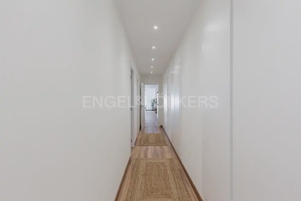 Appartement de 3 chambres à louer à Valence ville avec garage - 3 500 € (Ref: 10079123)