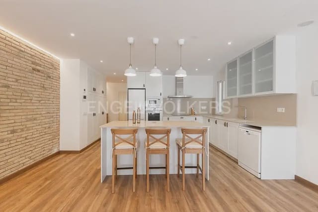 Appartement de 3 chambres à louer à El Pilar, Valence ville avec garage - 3 500 € (Ref: 10079123)