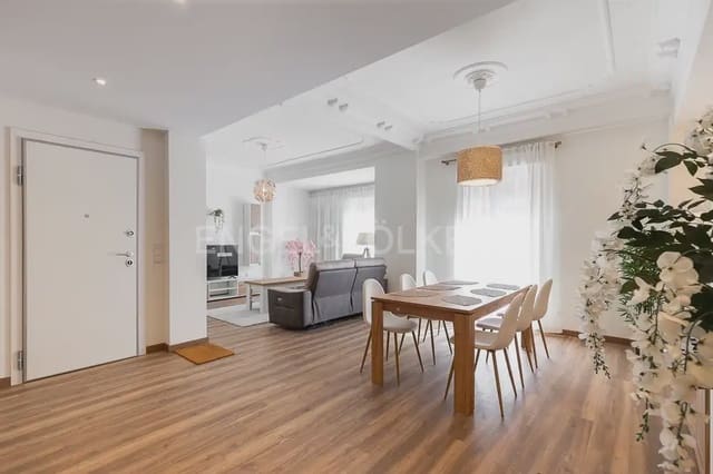 Appartement de 3 chambres à louer à El Pilar, Valence ville avec garage - 3 500 € (Ref: 10079123)