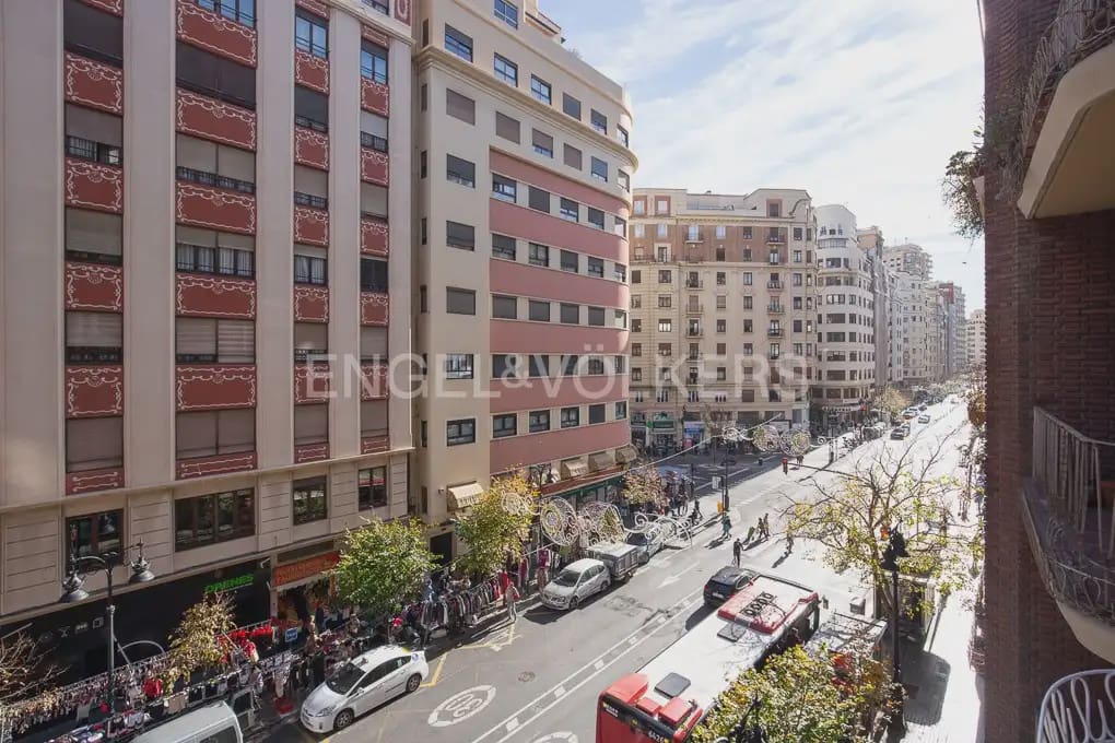Appartement de 3 chambres à louer à Valence ville avec garage - 3 500 € (Ref: 10079123)