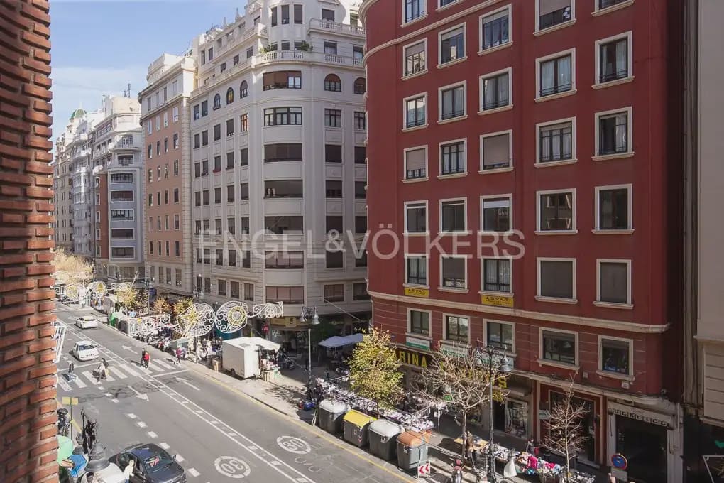 Appartement de 3 chambres à louer à Valence ville avec garage - 3 500 € (Ref: 10079123)