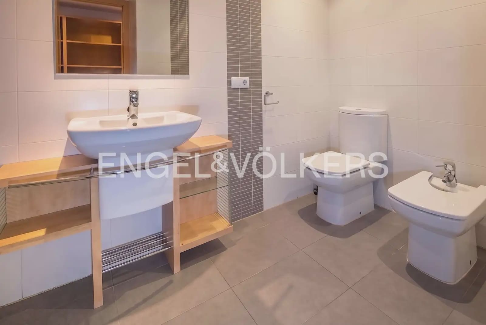 2 Zimmer Wohnung zu verkaufen in Castello de la Plana mit Pool Garage - 250.000 € (Ref: 10079124)