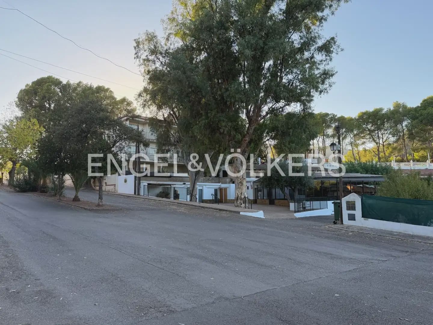 Terre non Aménagée à vendre à Serra - 195 000 € (Ref: 10079880)