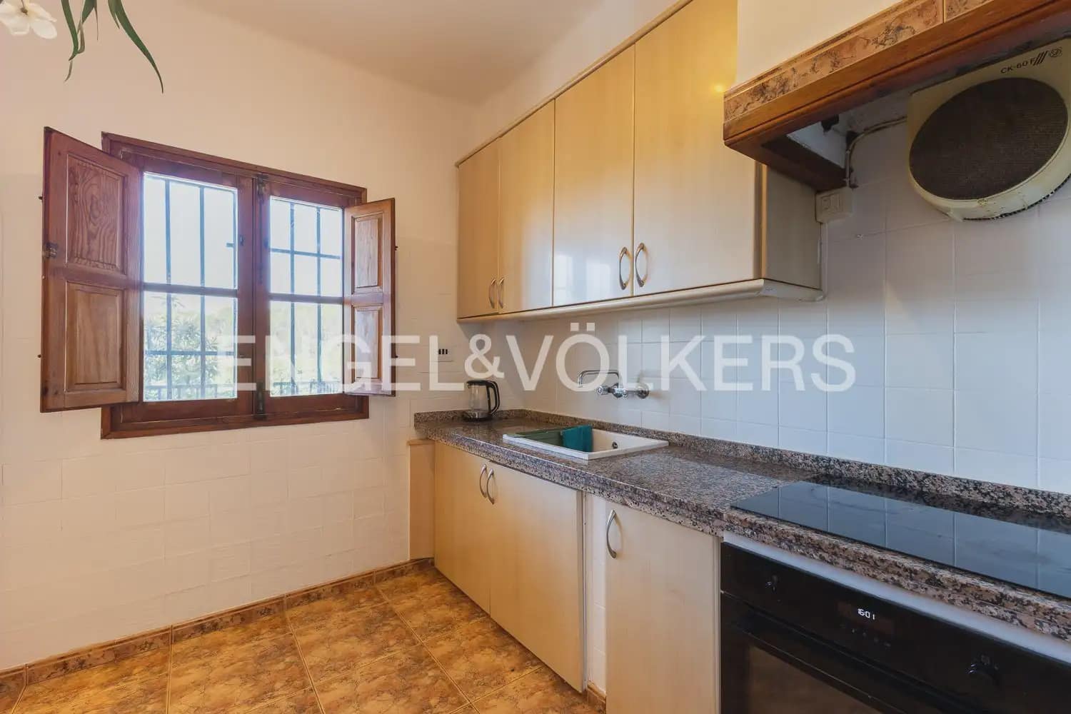 4 bedroom Finca/Country House for sale in Carcaixent with garage - € 275,000 (Ref: 10080174)