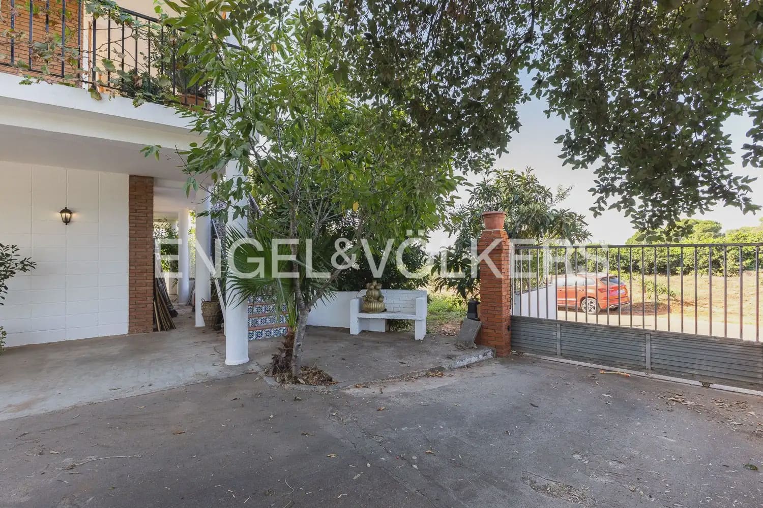 4 bedroom Finca/Country House for sale in Carcaixent with garage - € 275,000 (Ref: 10080174)
