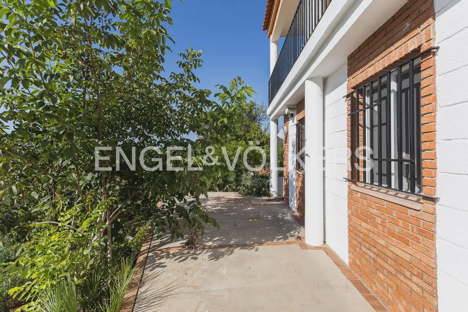 4 bedroom Finca/Country House for sale in Carcaixent with garage - € 275,000 (Ref: 10080174)