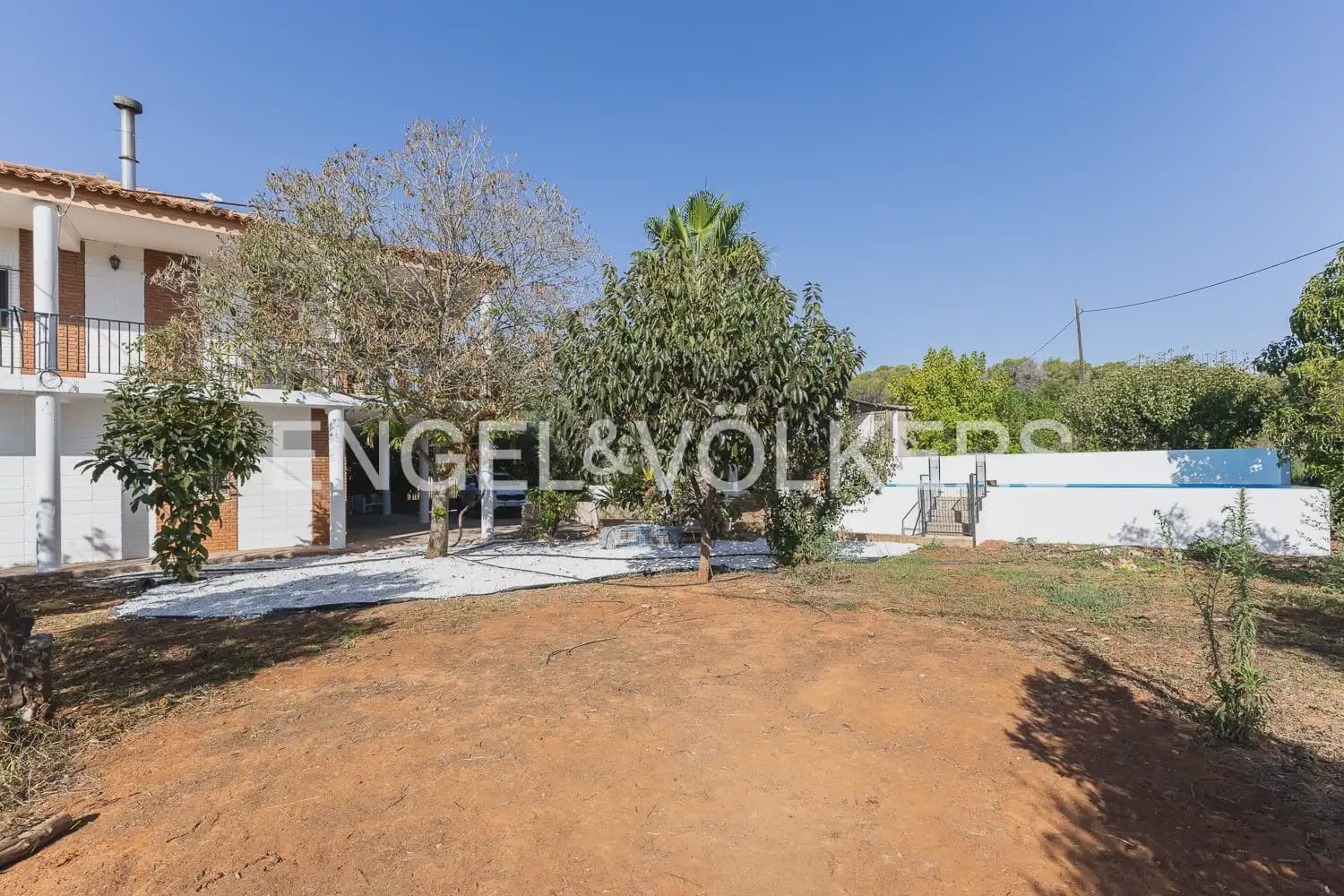 4 bedroom Finca/Country House for sale in Carcaixent with garage - € 275,000 (Ref: 10080174)