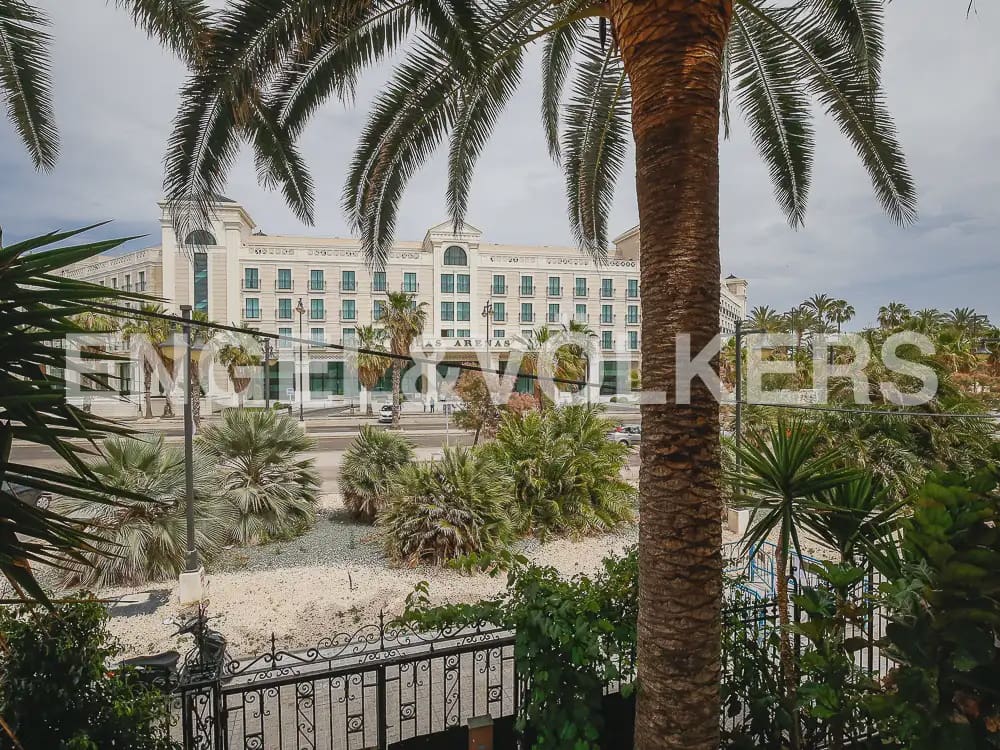 Piso de 2 habitaciones en València ciudad en alquiler - 2.200 € (Ref: 10082155)