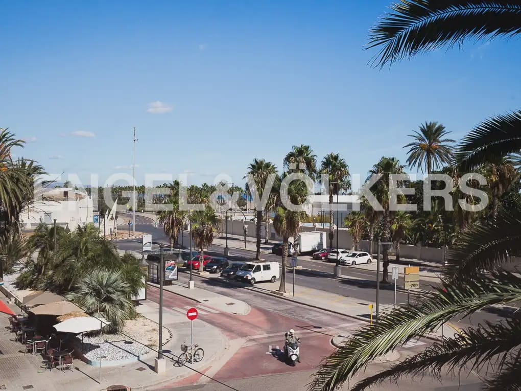 Piso de 2 habitaciones en València ciudad en alquiler - 2.200 € (Ref: 10082155)