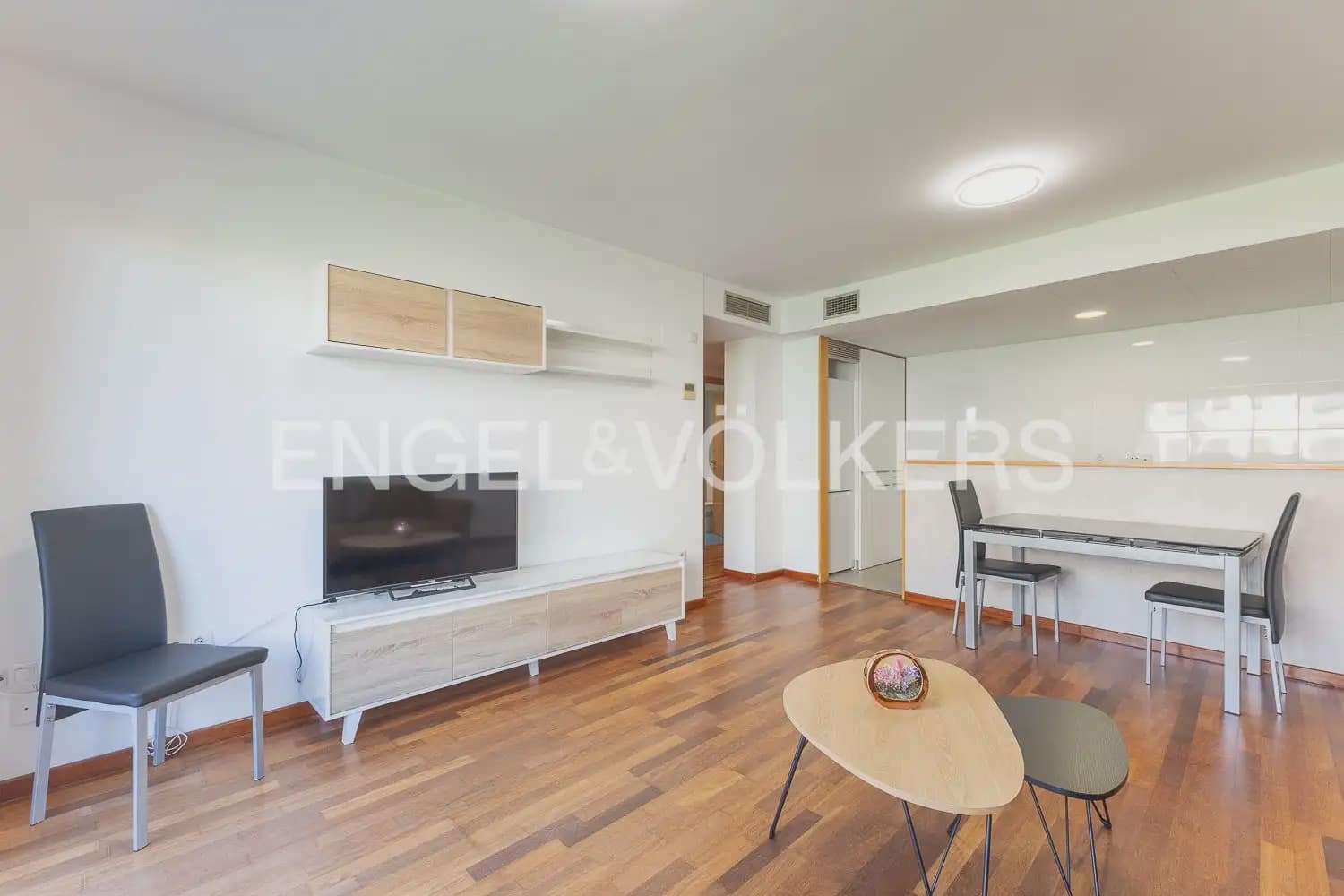 Piso de 2 habitaciones en València ciudad en alquiler con piscina garaje - 1.800 € (Ref: 10082156)