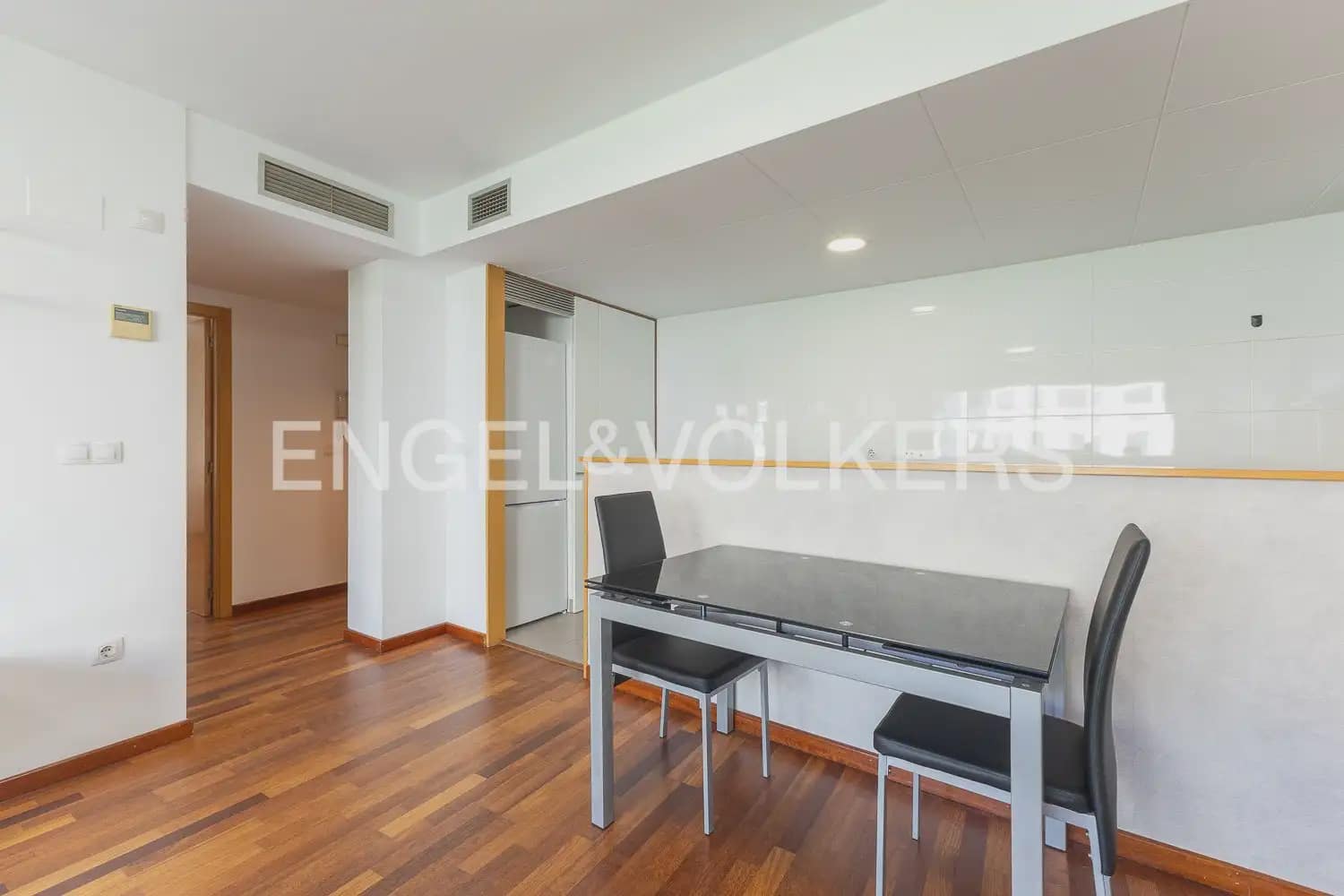 Piso de 2 habitaciones en València ciudad en alquiler con piscina garaje - 1.800 € (Ref: 10082156)