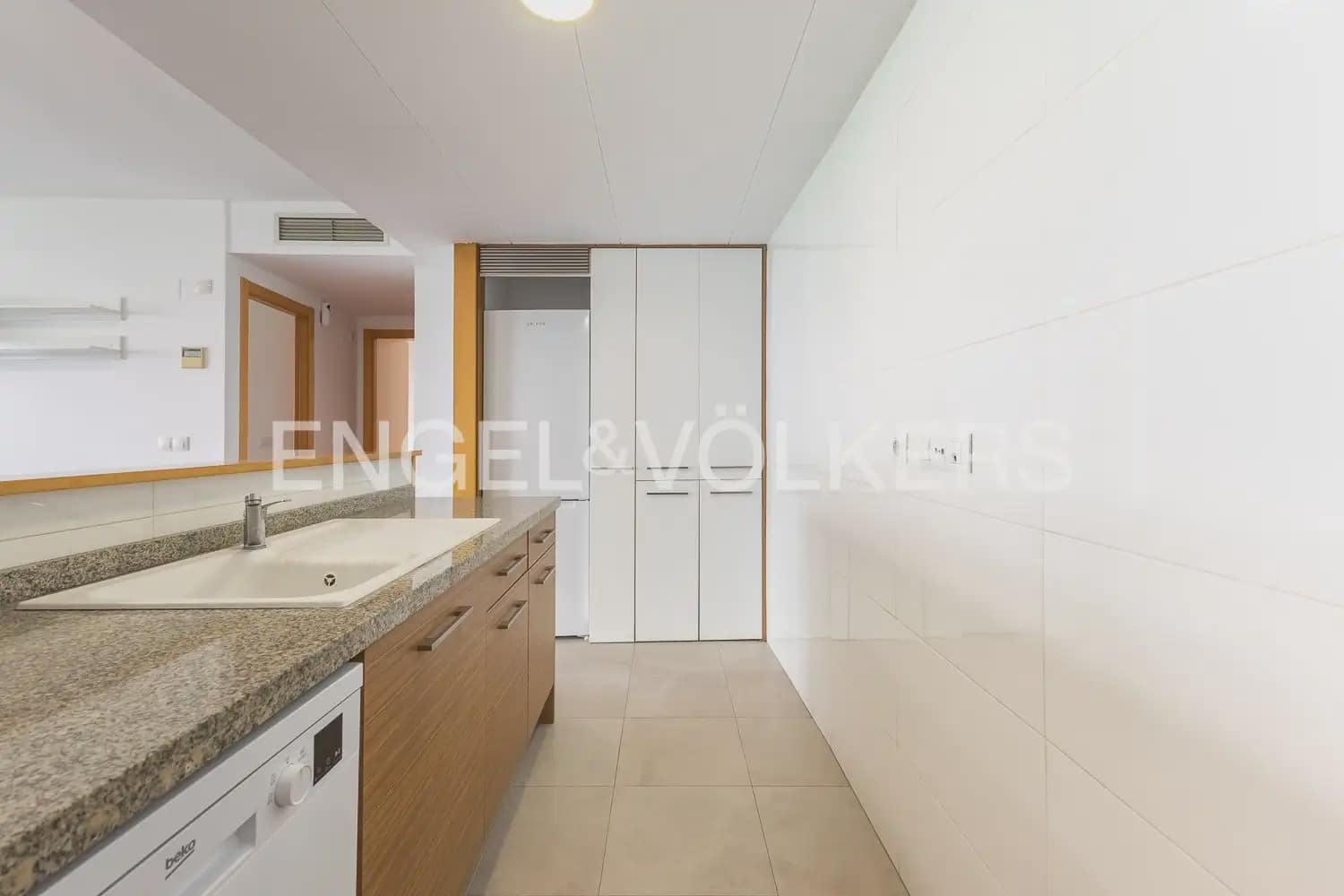 Piso de 2 habitaciones en València ciudad en alquiler con piscina garaje - 1.800 € (Ref: 10082156)