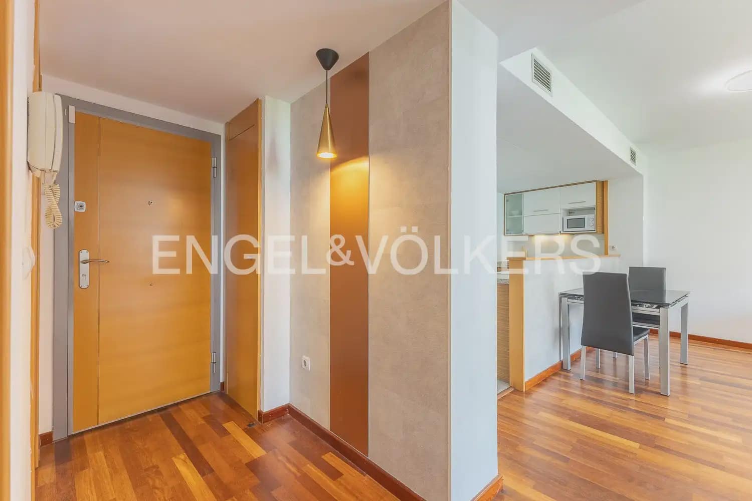 Piso de 2 habitaciones en València ciudad en alquiler con piscina garaje - 1.800 € (Ref: 10082156)