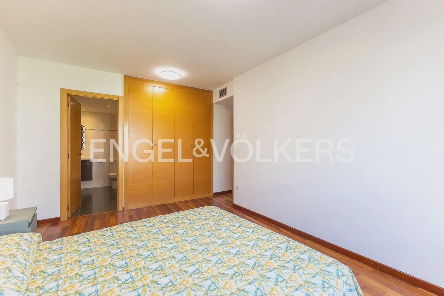 Piso de 2 habitaciones en València ciudad en alquiler con piscina garaje - 1.800 € (Ref: 10082156)
