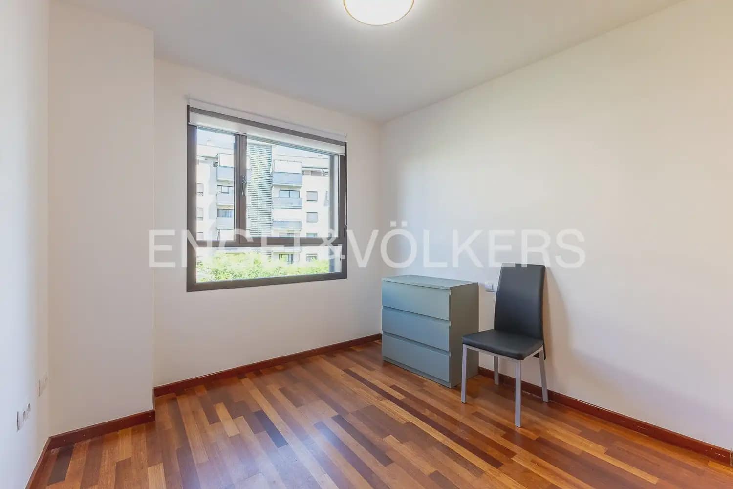 Piso de 2 habitaciones en València ciudad en alquiler con piscina garaje - 1.800 € (Ref: 10082156)