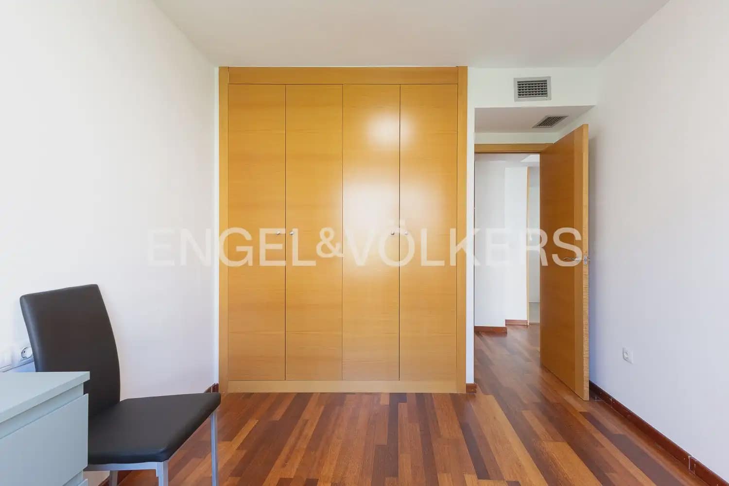 Piso de 2 habitaciones en València ciudad en alquiler con piscina garaje - 1.800 € (Ref: 10082156)