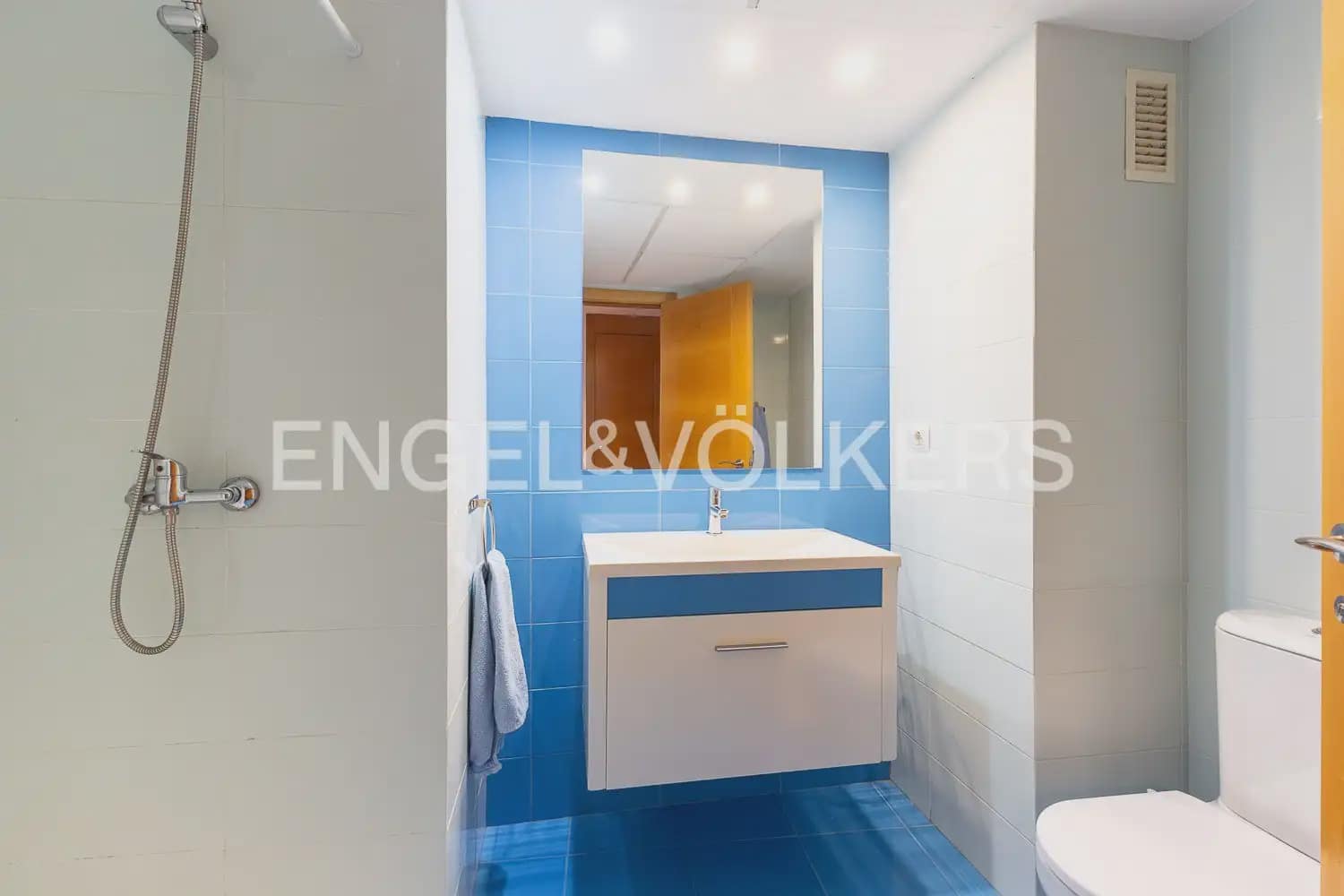 Piso de 2 habitaciones en València ciudad en alquiler con piscina garaje - 1.800 € (Ref: 10082156)