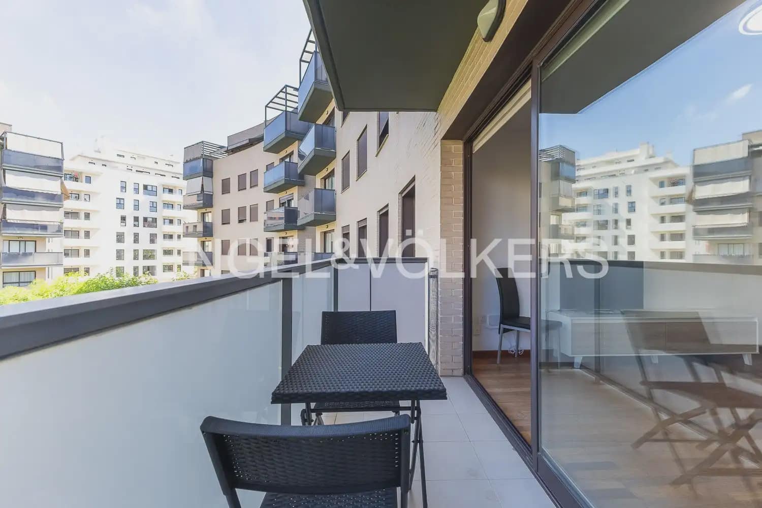 Piso de 2 habitaciones en València ciudad en alquiler con piscina garaje - 1.800 € (Ref: 10082156)