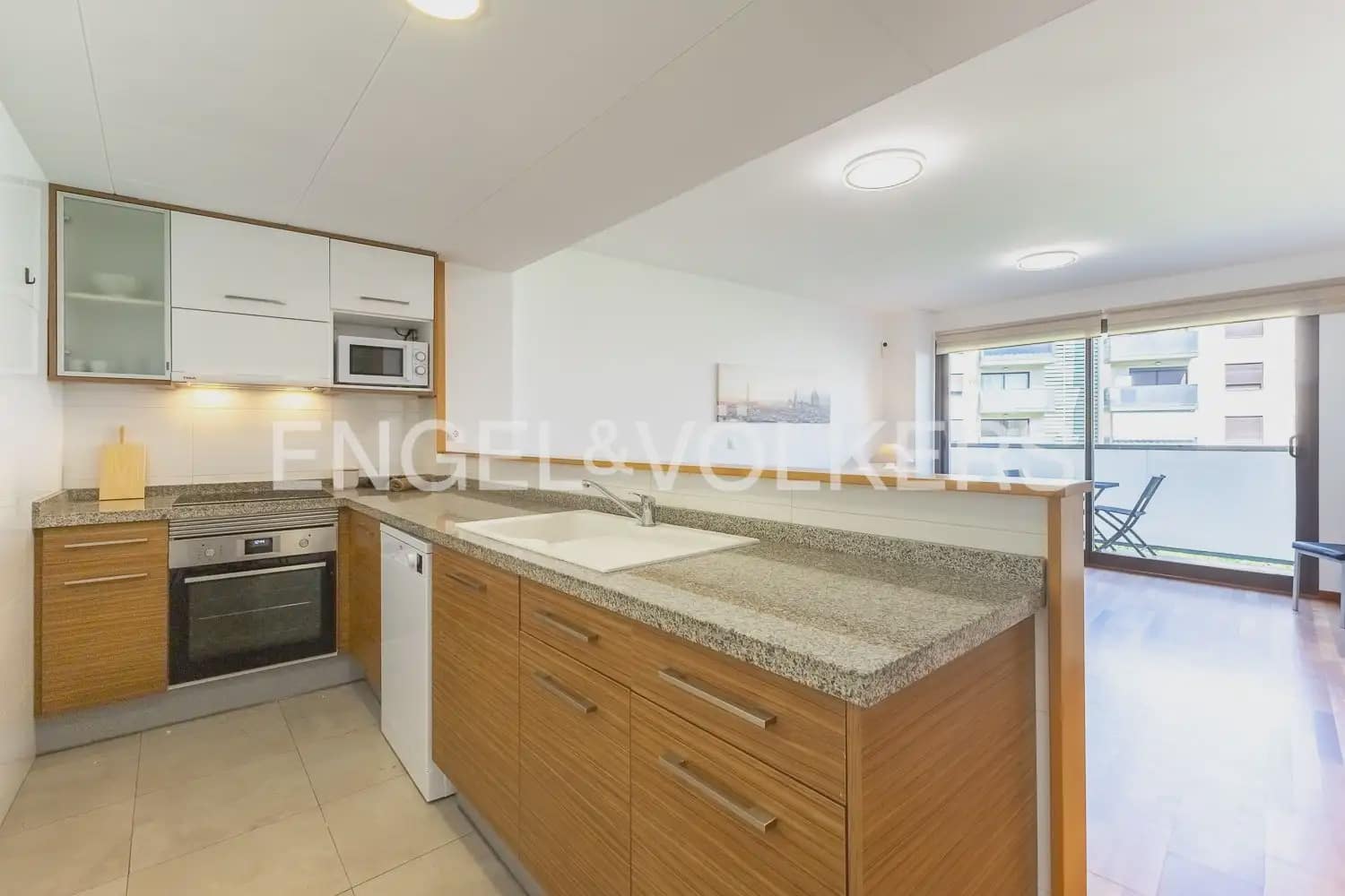 Piso de 2 habitaciones en València ciudad en alquiler con piscina garaje - 1.800 € (Ref: 10082156)