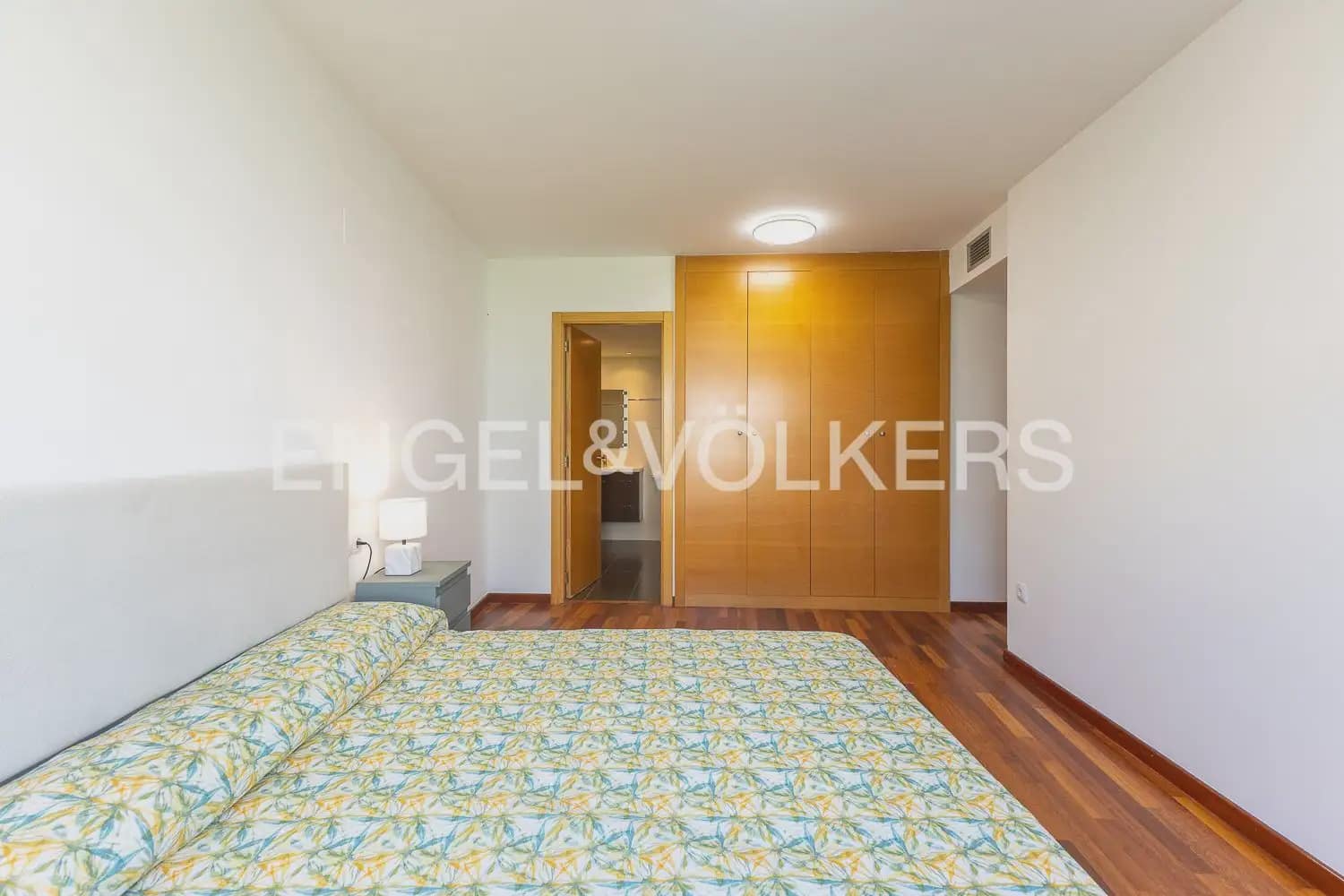 Piso de 2 habitaciones en València ciudad en alquiler con piscina garaje - 1.800 € (Ref: 10082156)